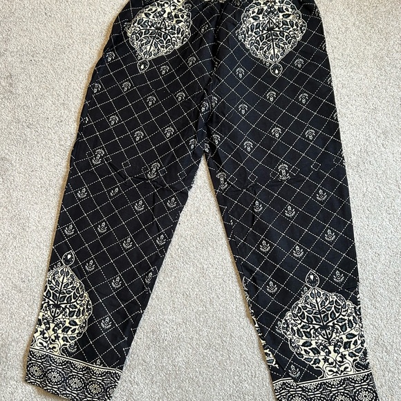 Sari Pantsuit - Picture 13 of 13